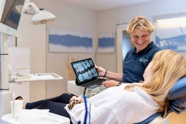 Aligner Schienen Zahnkorrektur Zahnarzt in Essen Suedviertel