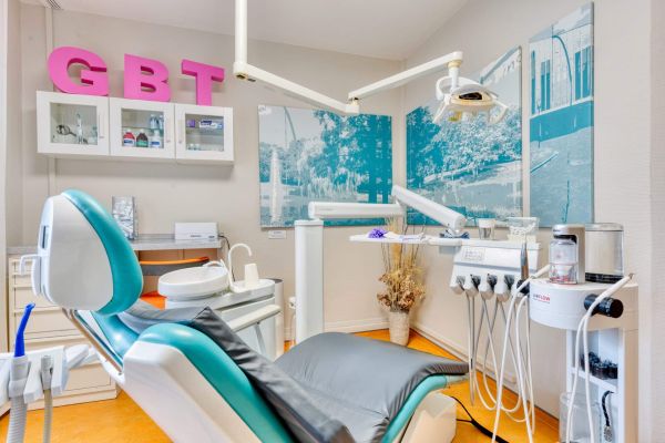 Behandlungsraum 2 Zahnarztpraxis im Suedviertel Dr Andre Kruse Zahnarzt Essen